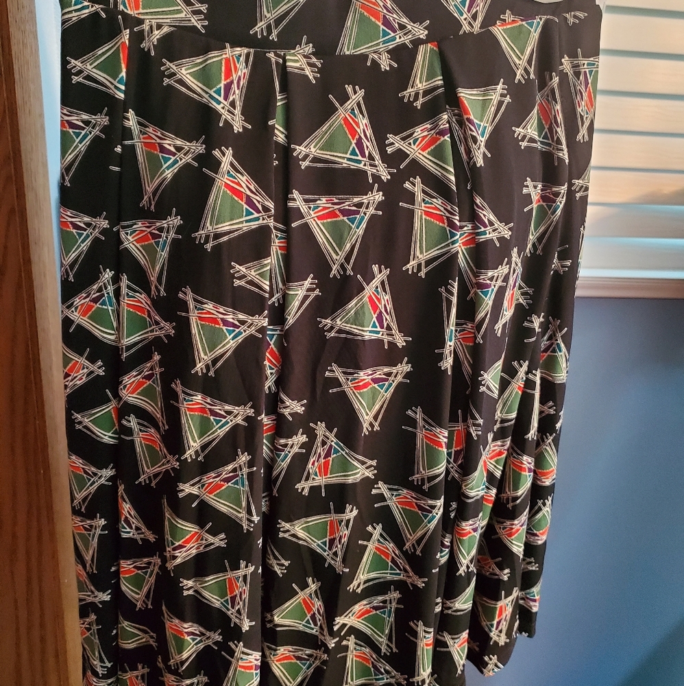 LuLaRoe Madison Box Pleat Skirt Black Geo Print XS